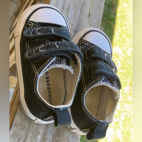 Converse All Star size 4 (Toddler) VGUC Velcro Black & White - Picture 3 of 6